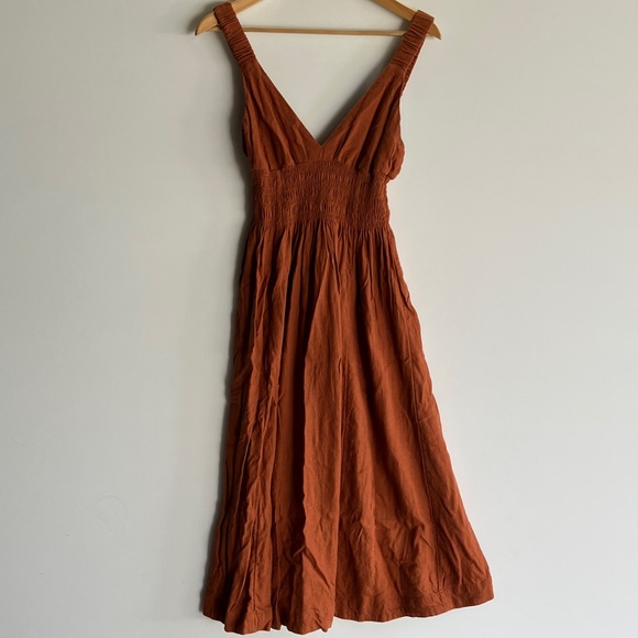 Abercrombie & Fitch Dresses & Skirts - Abercrombie & Fitch Rust Midi Dress